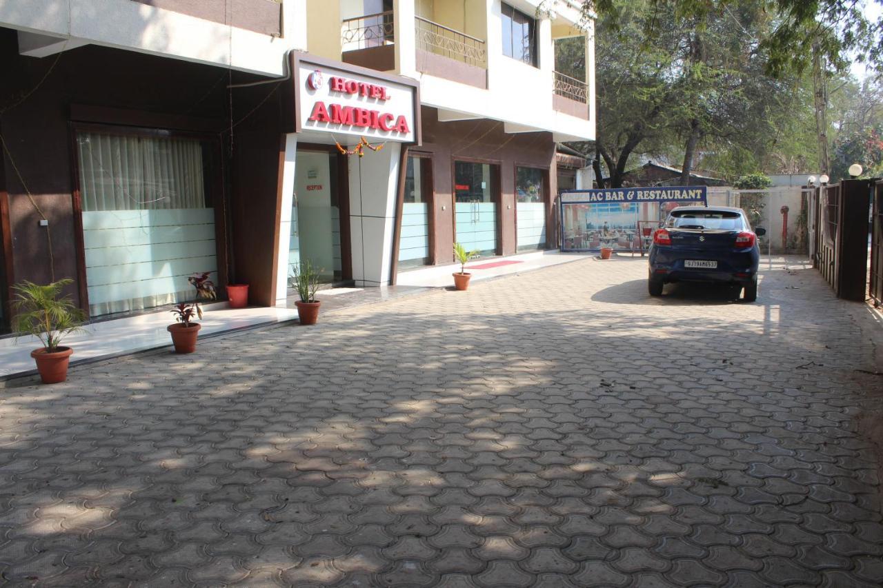 Hotel Ambica Daman Exteriör bild